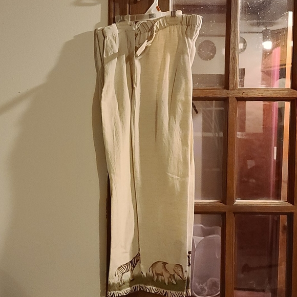 Vintage Linen blend tank and capri set - Picture 4 of 7